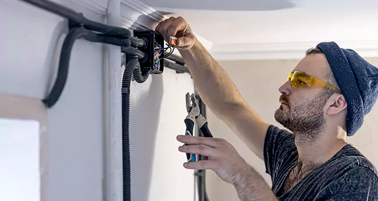 Garage Door Opener Cable Repair in The Crossings, FL