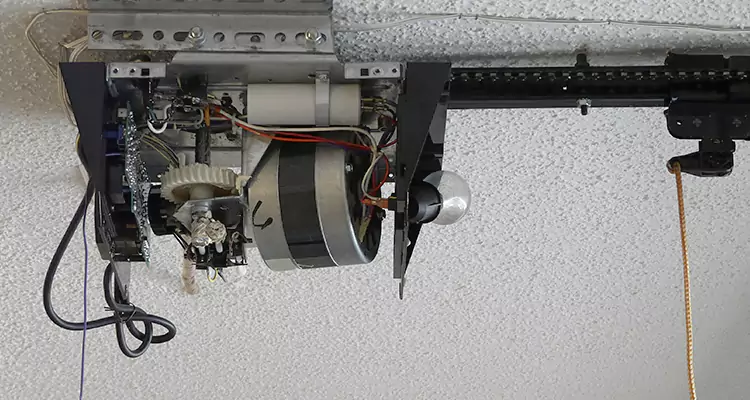 Emergency Garage Door Opener Repair in The Crossings, FL