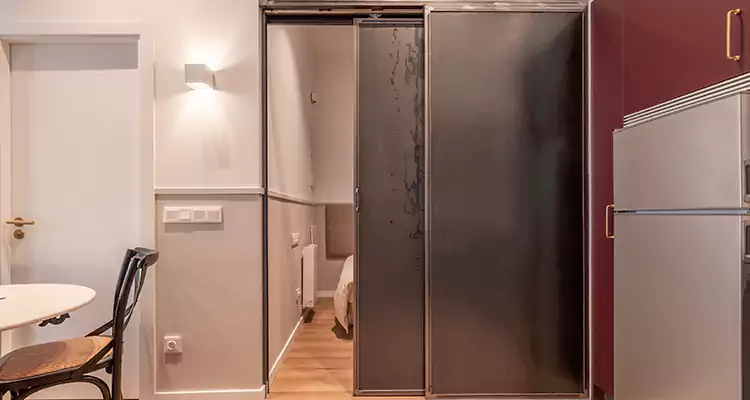 We Fix Closet Sliding Door in The Crossings, FL 
