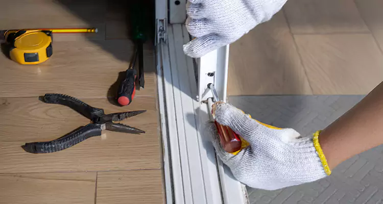 Screen Door Wheel Replacement in The Crossings, FL