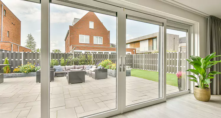 Best Sliding Screen Door Replacement Company in The Crossings, FL