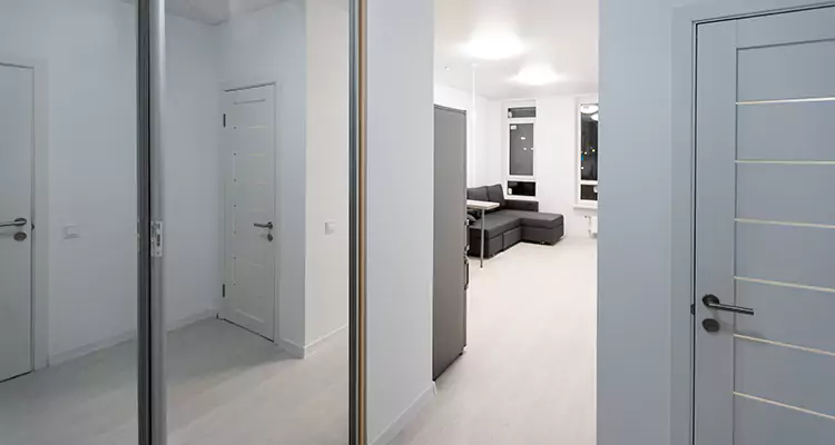Modern Mirrored Closet Doors Repair in The Crossings, FL