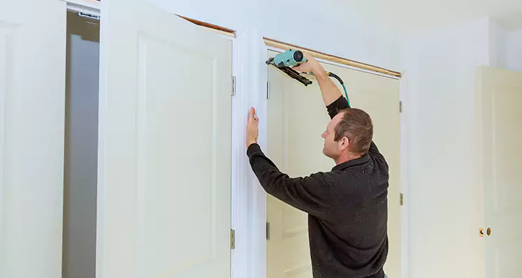 Top Rated Door Fixing ServiceFixing Garage Door Track in The Crossings, FL