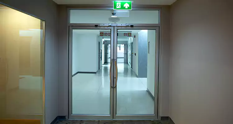 Emergency Glass Door Repair in The Crossings, FL