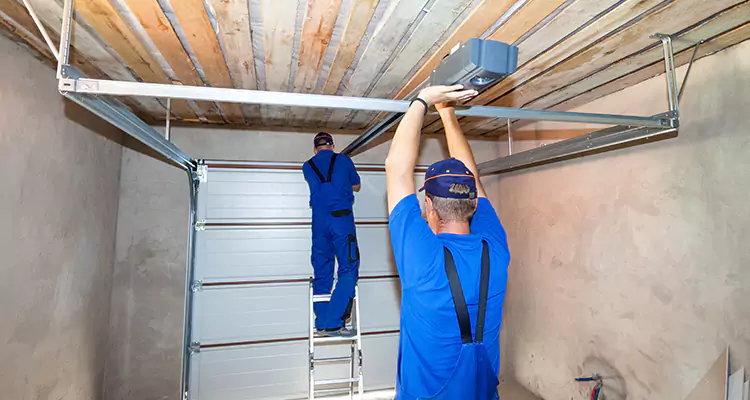 Garage Door Opener Technician in The Crossings, FL